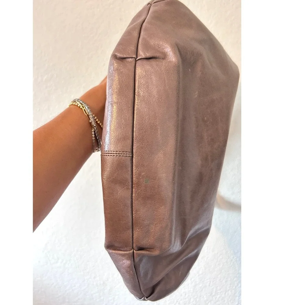 Hobo International Metallic Taupe Leather Slouchy Shoulder Bag Bohemian Purse